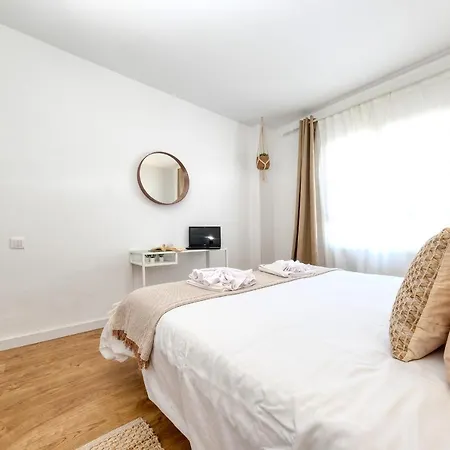 Refugio Volcanico 卡门港